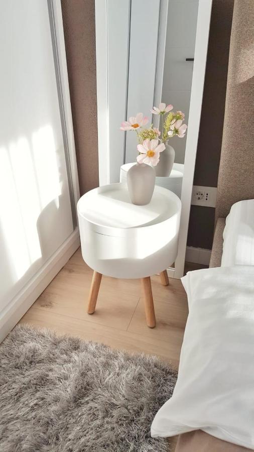 Elias Central Apartment - 2 Bedrooms & Free Parking Oradea Bagian luar foto