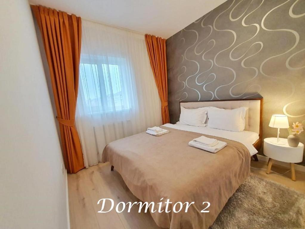 Elias Central Apartment - 2 Bedrooms & Free Parking Oradea Bagian luar foto
