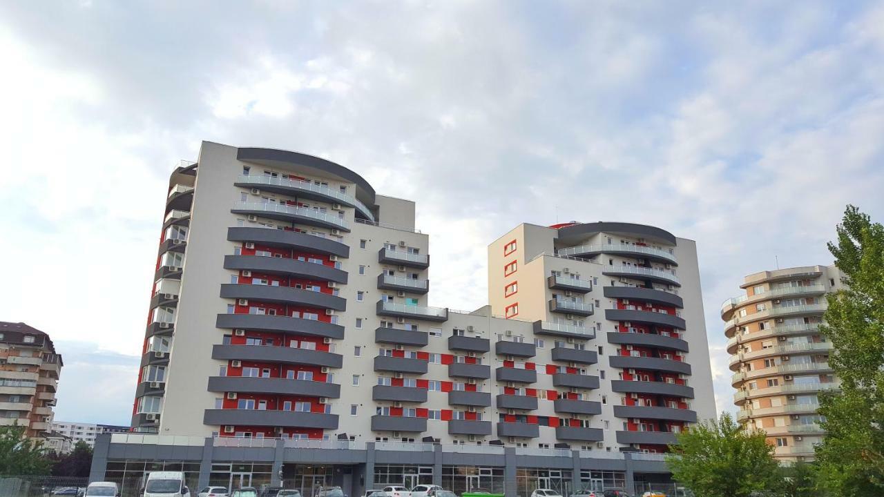 Elias Central Apartment - 2 Bedrooms & Free Parking Oradea Bagian luar foto